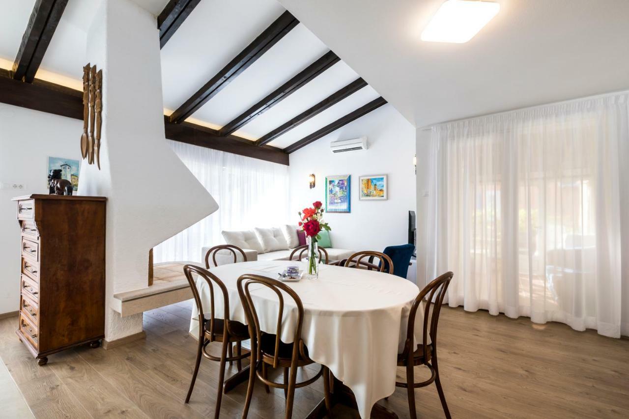 Captains Home Mali Lošinj Exteriör bild